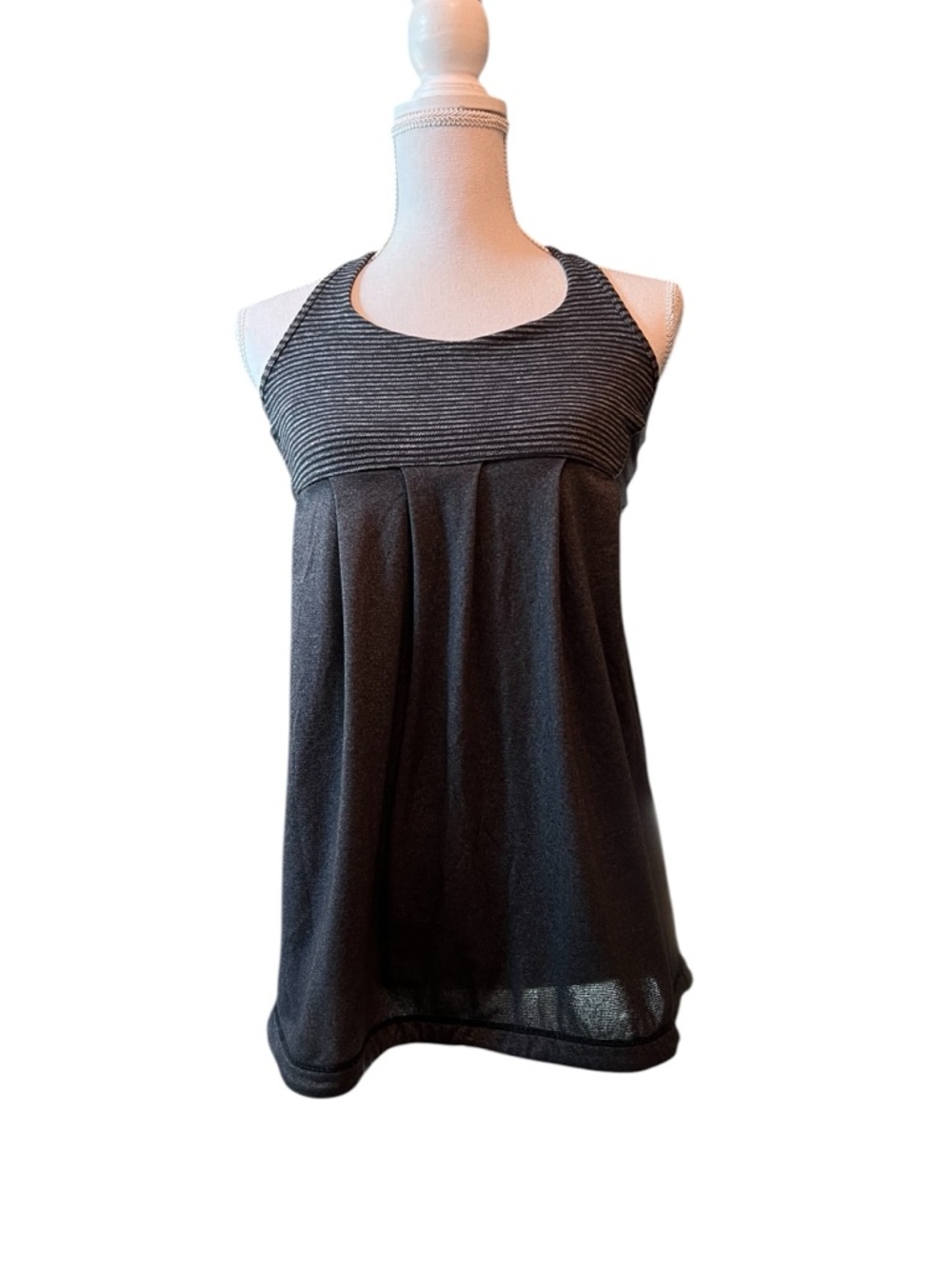 lululemon athletic Gray and Black Sleeveless Tank with Textured Striped  Size 4
